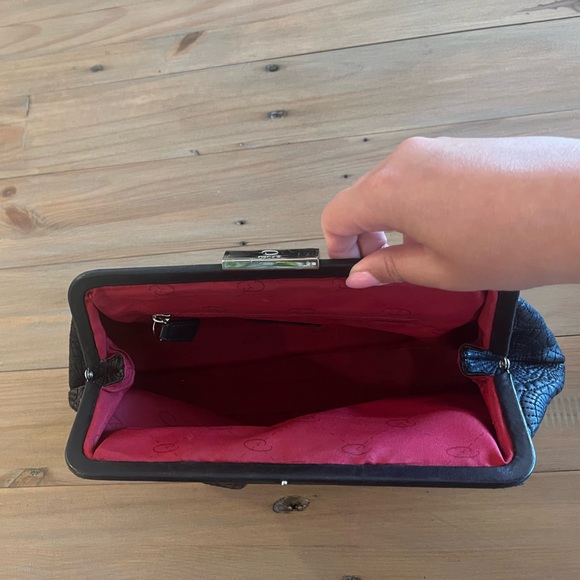 Oscar de la Renta black clutch - Picture 4 of 4